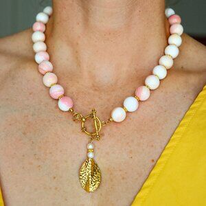 Queen Conch Beaded Necklace w/ Toggle & Gold Pendant – Handmade